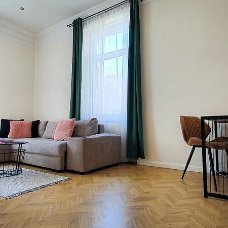 Smaragd Apartman Győr Esterno foto