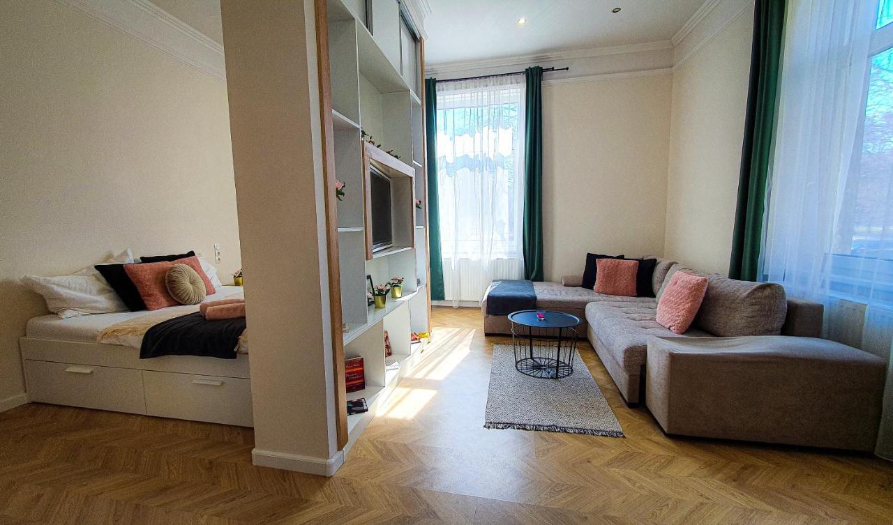 Smaragd Apartman Győr Esterno foto