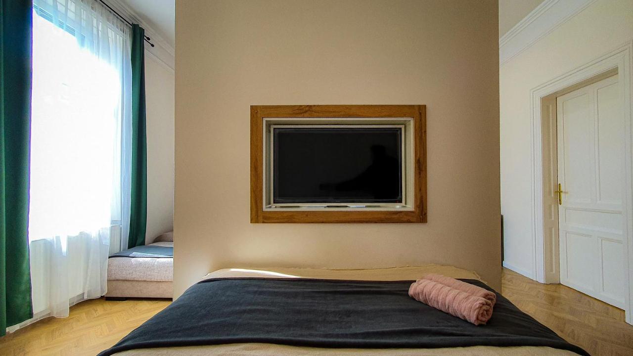 Smaragd Apartman Győr Esterno foto
