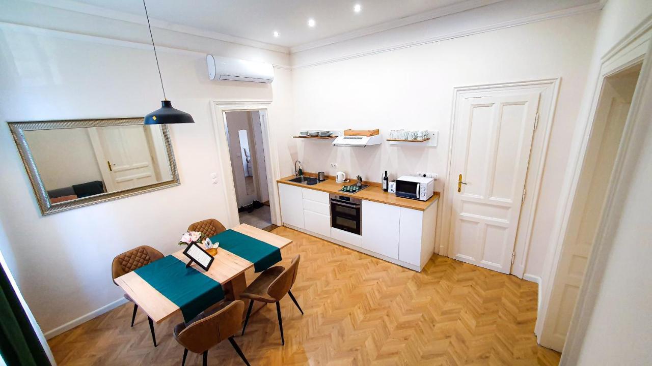 Smaragd Apartman Győr Esterno foto